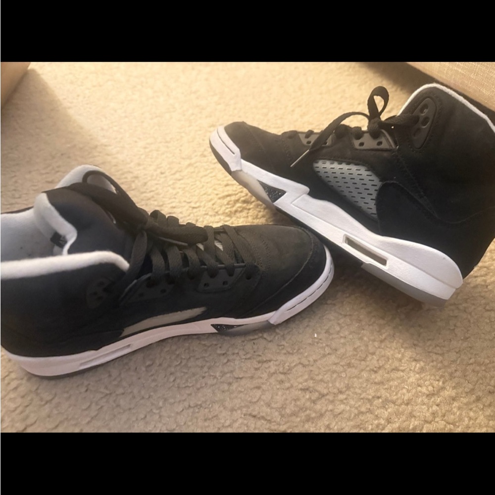 Jordan 5 Retro Black and White Sneakers